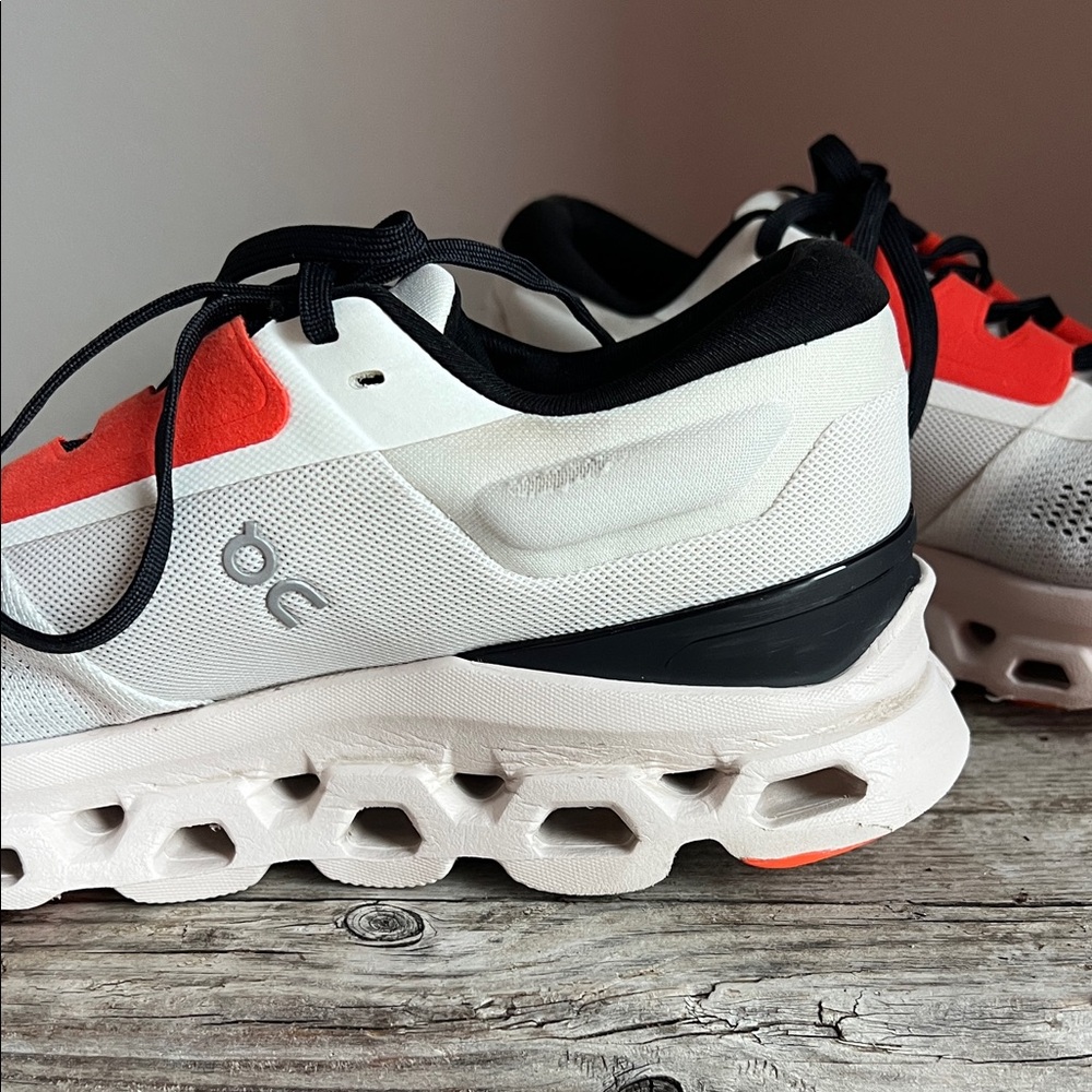 On Running Men's/Unisex White Black Orange Cloud Sneakers - Picture 11 of 14